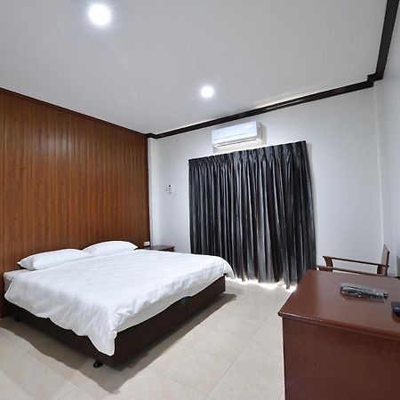 At Tp Hotel Phetchabun Esterno foto