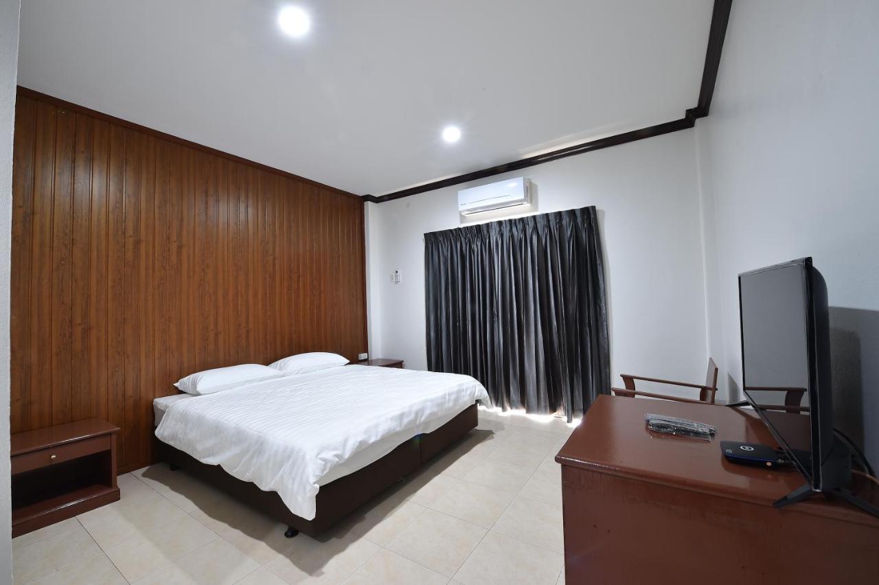 At Tp Hotel Phetchabun Esterno foto